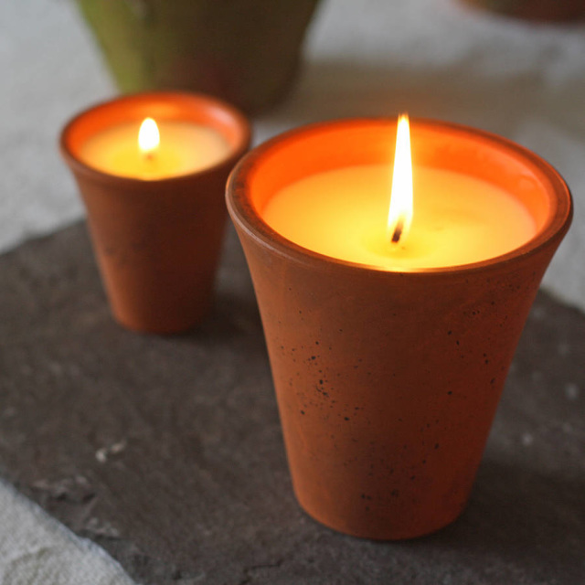 Minituature plant pot candle